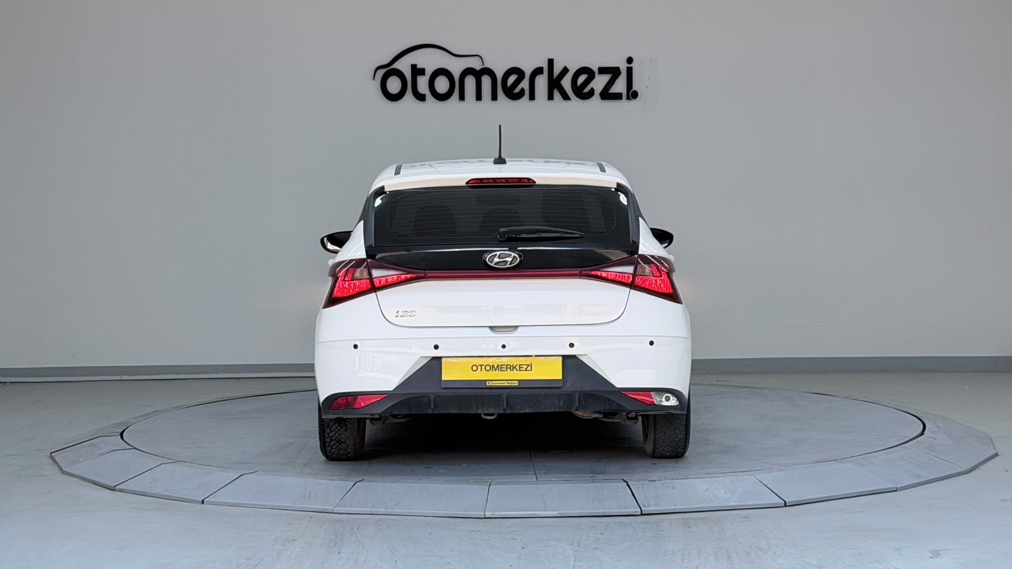 HYUNDAI i20 24